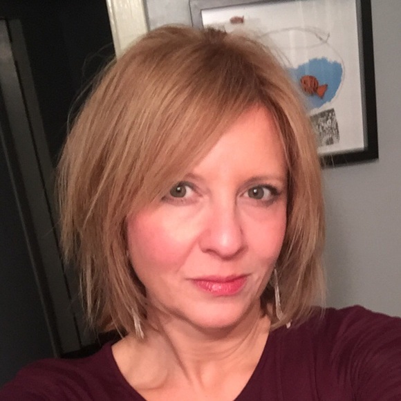 Meet your Posher, Laura - Picture 2 of 2